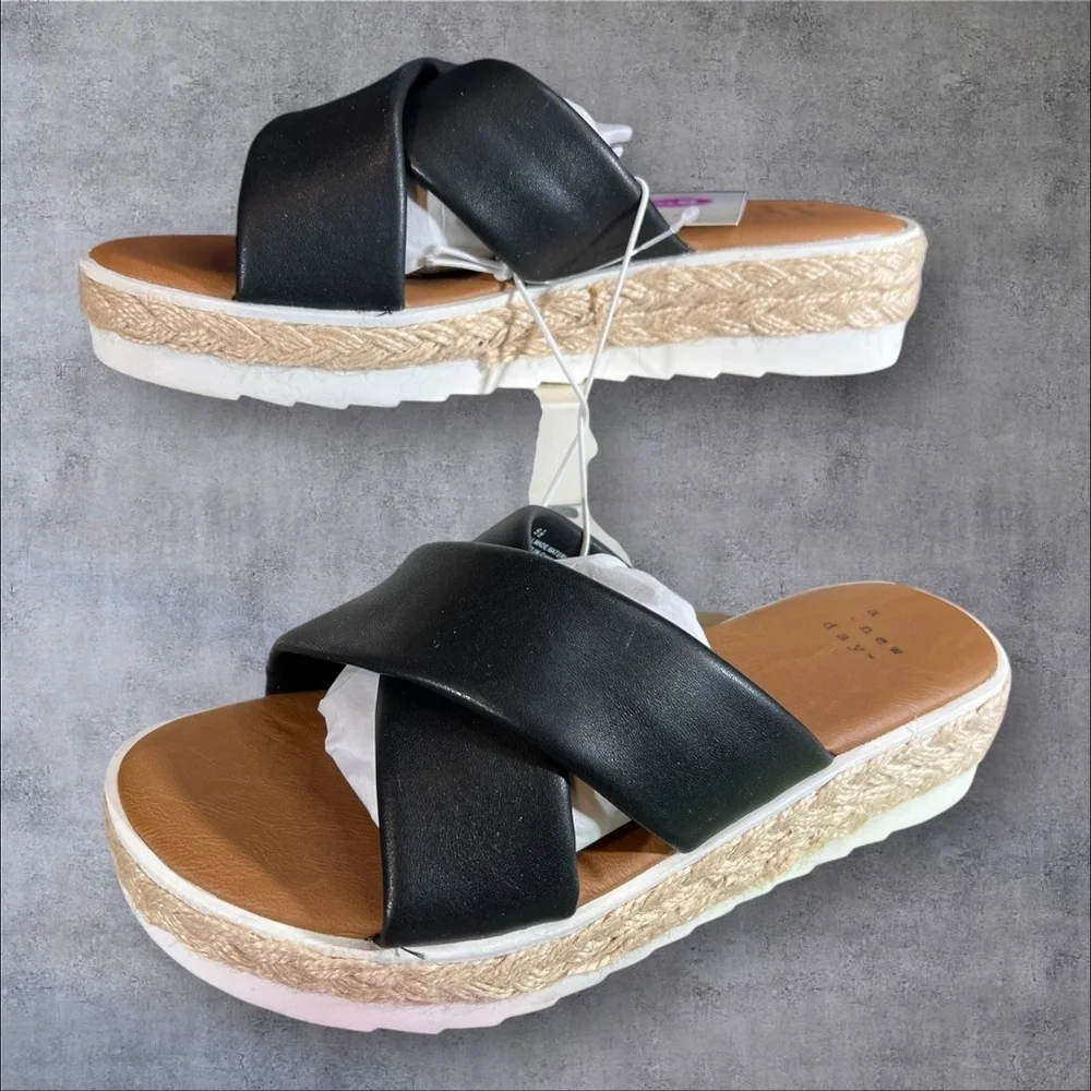 Black Heeled Memory Foam Carin Sandals with Flexible Outsole Woven look sides